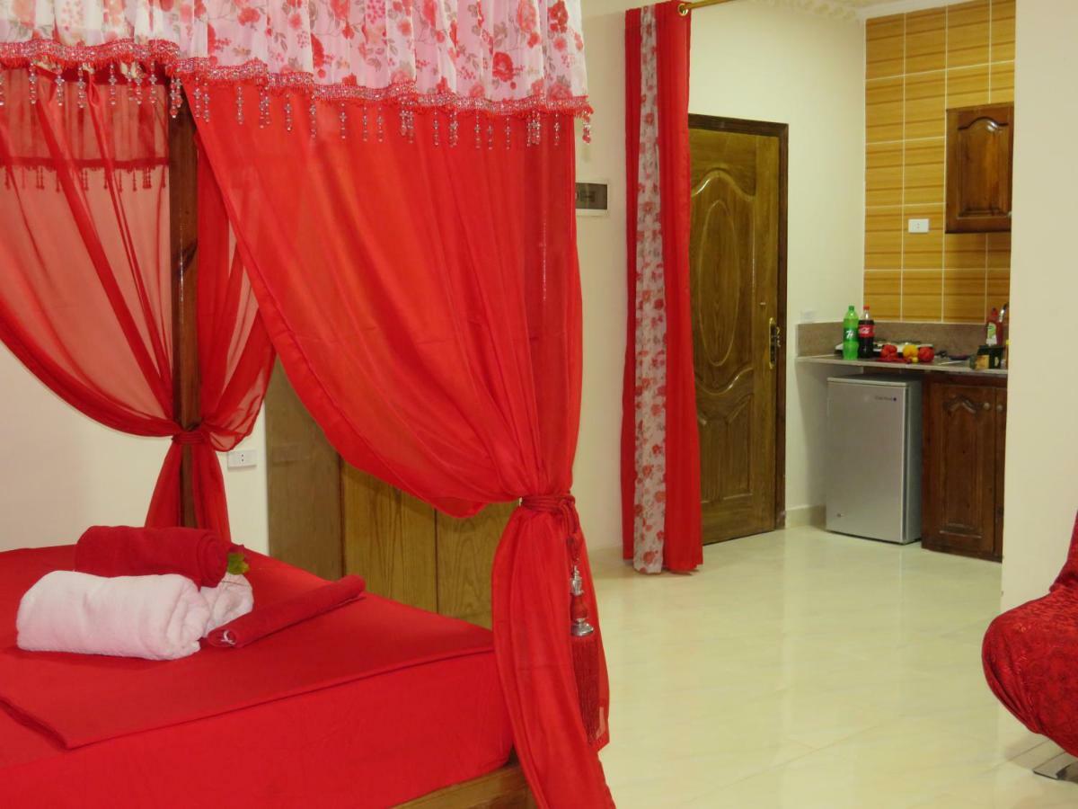 Apartments 1000 And 1 Night Redsealine Hurghada Exteriör bild